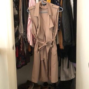 Sleeveless Lightweight Trench Coat